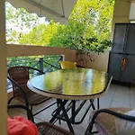 Just Steps From The - Central, Stylish & Comfortable