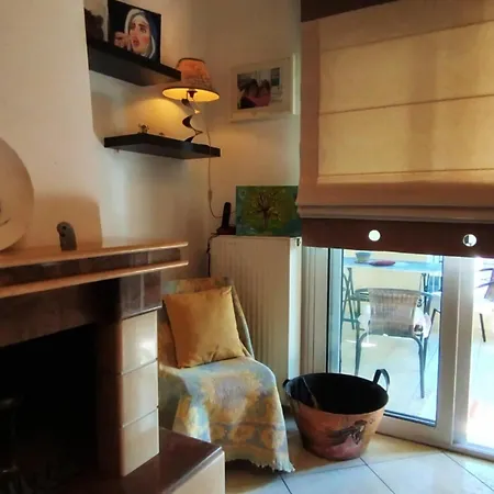 Just Steps From The - Central, Stylish & Comfortable *