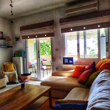 Just Steps From The - Central, Stylish & Comfortable דירה *