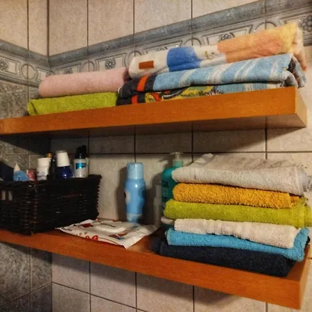 Just Steps From The - Central, Stylish & Comfortable *