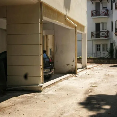 Just Steps From The - Central, Stylish & Comfortable דירה *