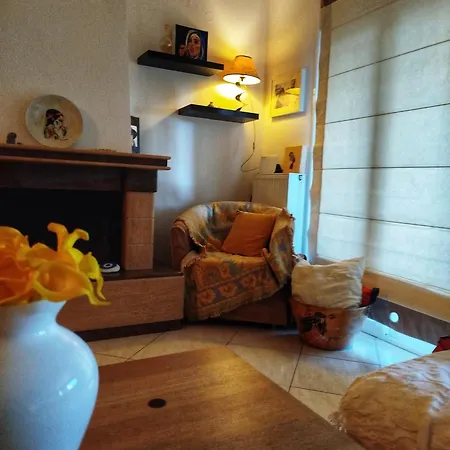Just Steps From The - Central, Stylish & Comfortable *