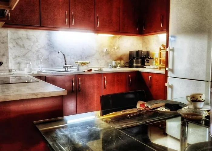 Just Steps From The - Central, Stylish & Comfortable Apartament Platamonas