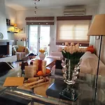 Just Steps From The - Central, Stylish & Comfortable * بلاتامونيس