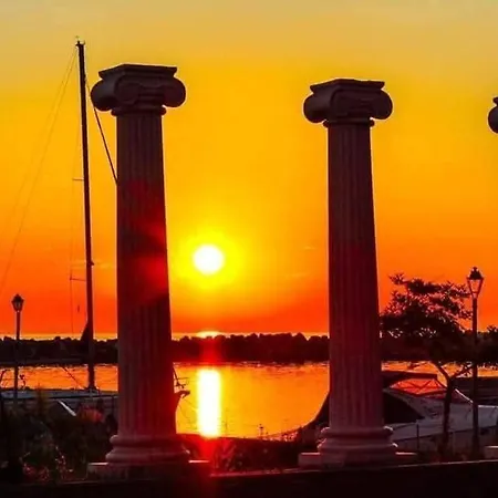 Just Steps From The - Central, Stylish & Comfortable * بلاتامونيس