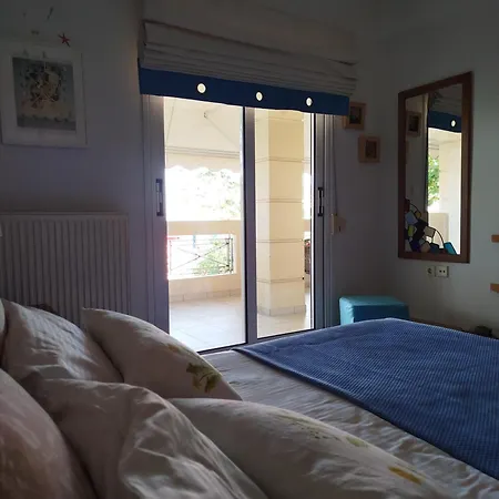 Just Steps From The - Central, Stylish & Comfortable