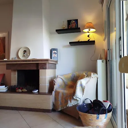 Just Steps From The - Central, Stylish & Comfortable Apartamento Platamonas