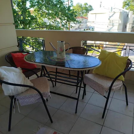 Just Steps From The - Central, Stylish & Comfortable