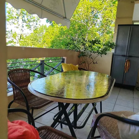 Just Steps From The - Central, Stylish & Comfortable