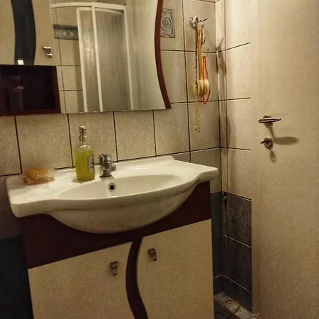 شقة Just Steps From The - Central, Stylish & Comfortable *
