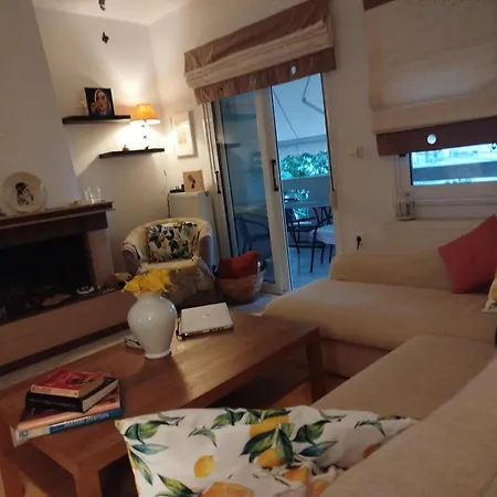 Just Steps From The - Central, Stylish & Comfortable Apartamento
