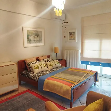 Just Steps From The - Central, Stylish & Comfortable Apartamento