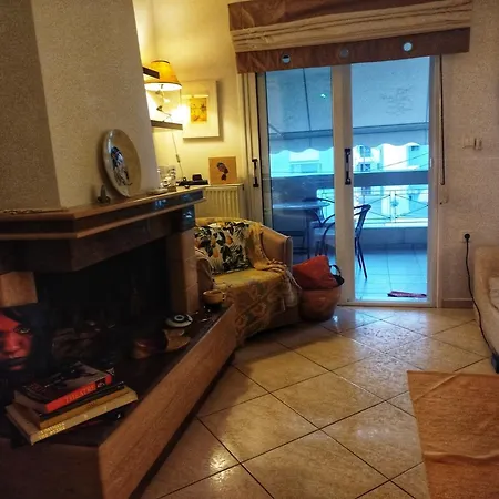 Apartamento Just Steps From The - Central, Stylish & Comfortable Platamonas