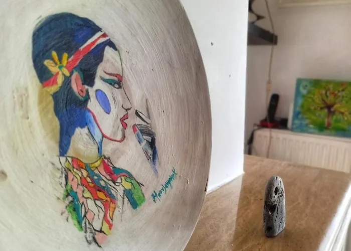 Just Steps From The - Central, Stylish & Comfortable Apartamento *