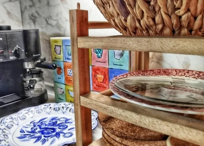 Just Steps From The - Central, Stylish & Comfortable Apartamento *