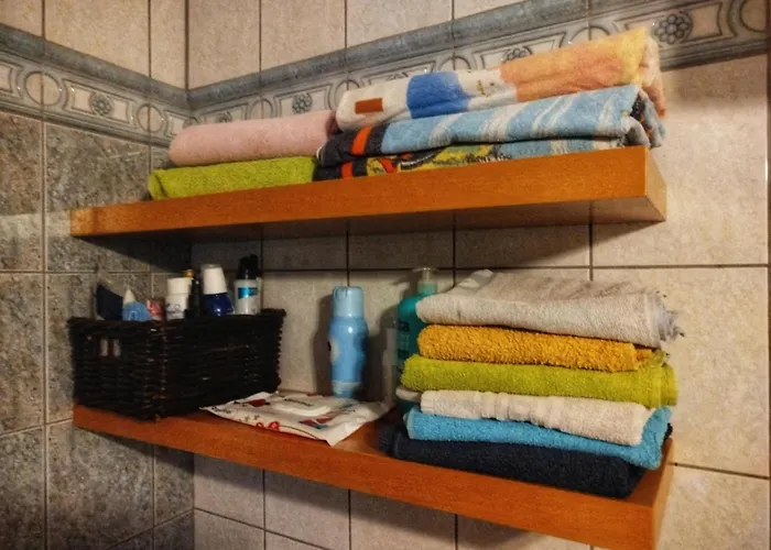 Just Steps From The - Central, Stylish & Comfortable *