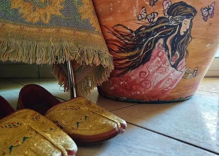 Just Steps From The - Central, Stylish & Comfortable